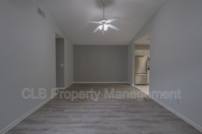 Foto del edificio - 6175 Sequoia Dr