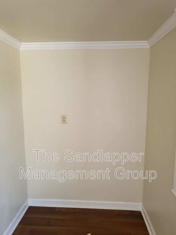 Foto del edificio - 3309-4 Spruill Avenue