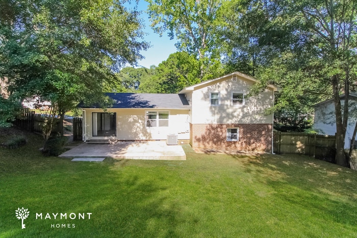 Building Photo - 204 Chuckwood Dr