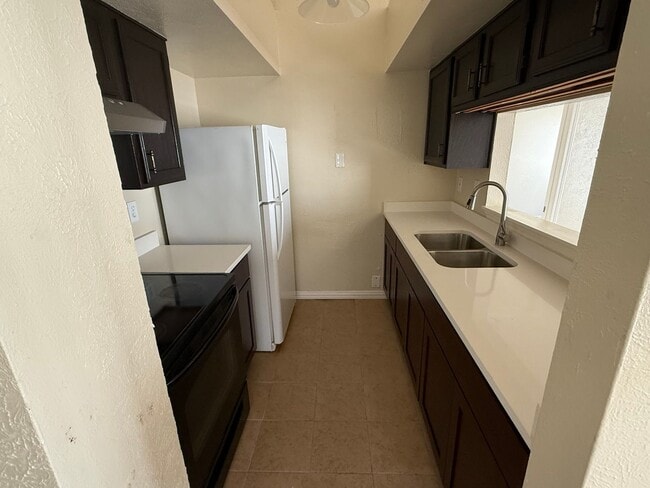 Building Photo - 3 Bedroom House in The Colony