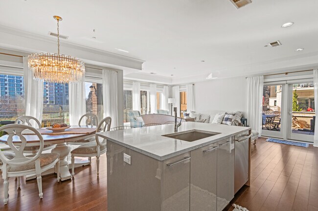 Building Photo - 150 Henley Pl