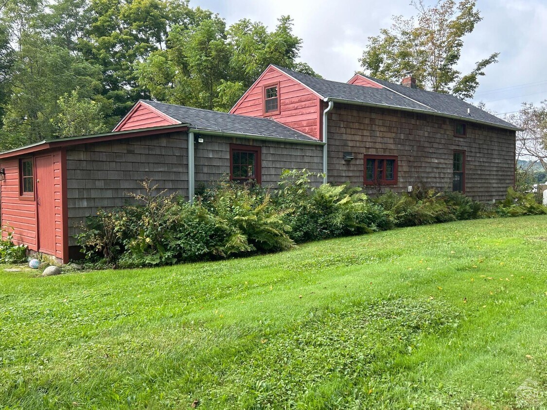 Foto principal - 136 Rudd Pond Rd
