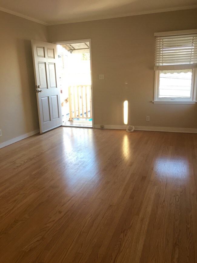 Sala de estar - 3857 Hollypark Pl