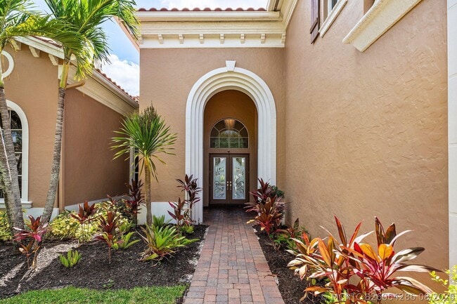 Building Photo - 3381 Lago De Talavera