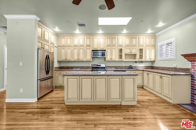 Foto del edificio - 3930 La Crescenta Ave