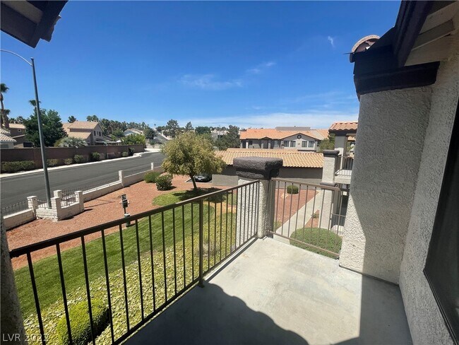Foto del edificio - 1575 W Warm Springs Rd