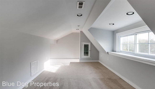 Building Photo - 4 br, 3.5 bath House - 2304 Rosewood Ave