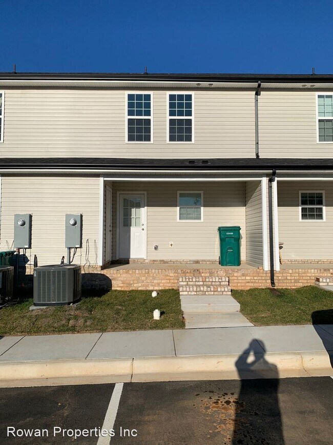Building Photo - 3 br, 2.5 bath House - 322 S Main Street