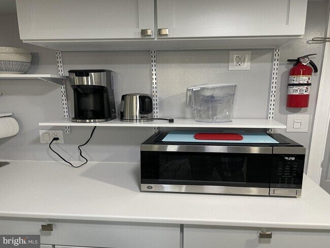 Foto del edificio - 4121 Taney Ave