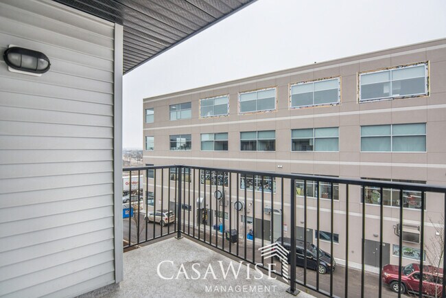Photo du bâtiment - 340-340 Windermere Rd NW