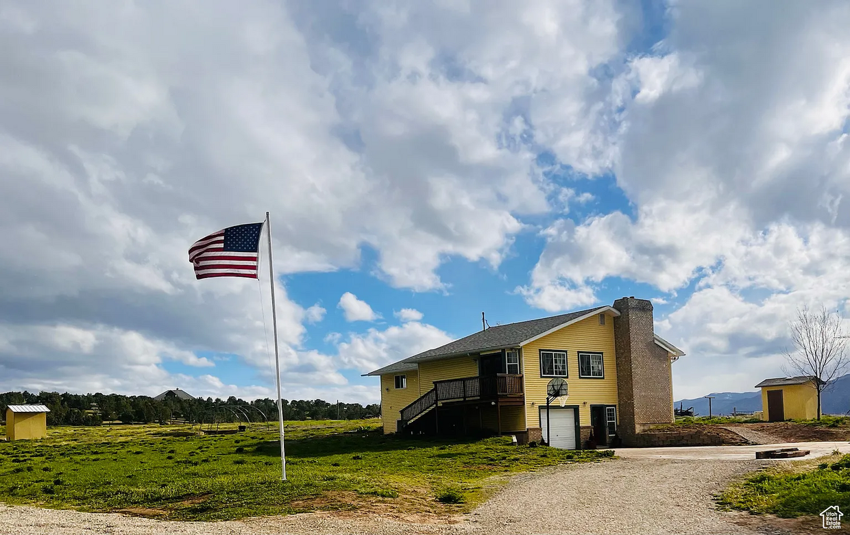 Primary Photo - Spring City House