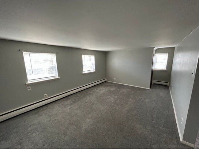Building Photo - 513 Cedar Ave