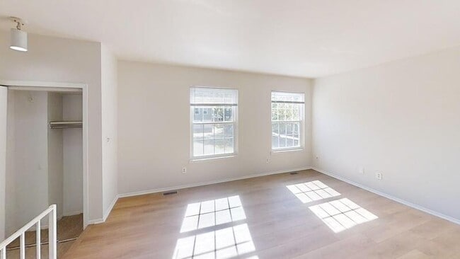 Photo - 2718 Glenbridge Ct Apartment