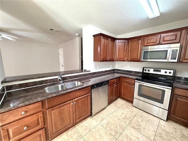Building Photo - 2335 Bloomfield Dr