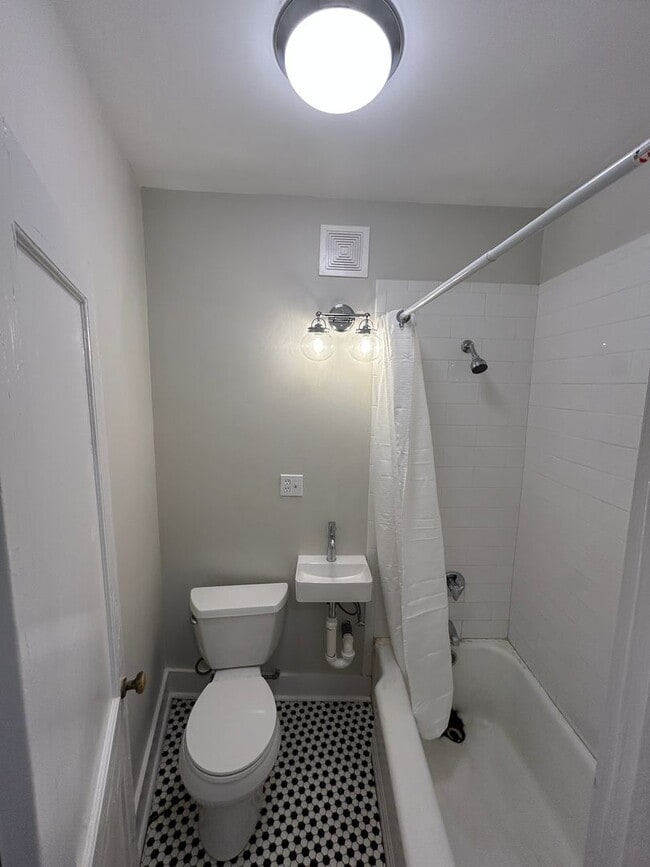 Photo - New renovation STUDIO - Brighton Apartment