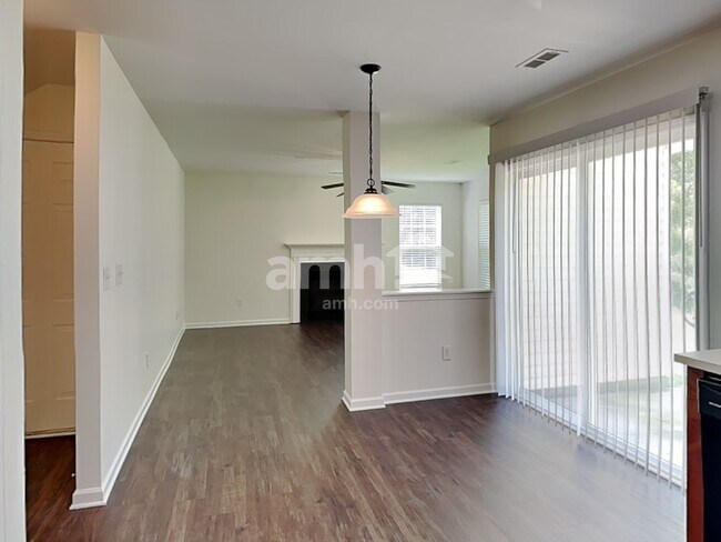 Building Photo - 6840 Thistle Down Dr
