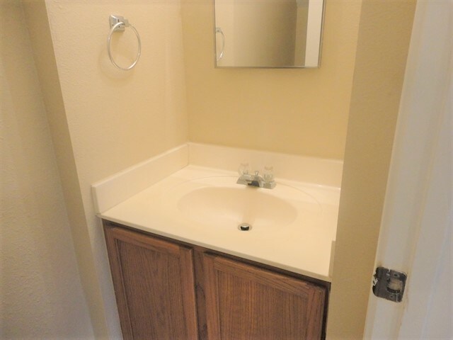 Building Photo - 4914 Dovefield Dr