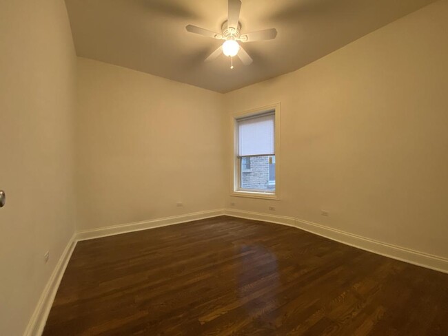 Foto del edificio - 2 bedroom in Chicago IL 60640