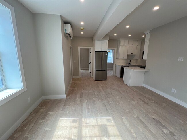 Building Photo - 58 Lubec St