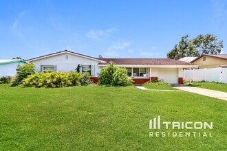 Building Photo - 6822 31st Ave N