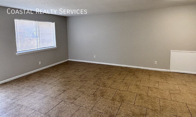 Foto del edificio - 322 Pelham Rd