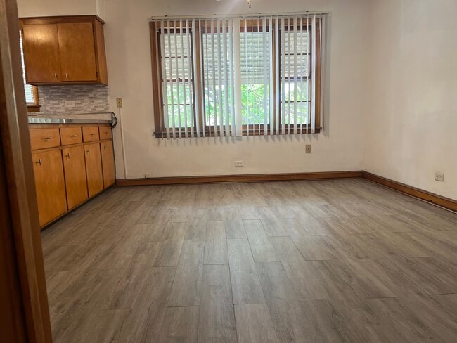 Foto del edificio - 7159 S Sacramento Ave