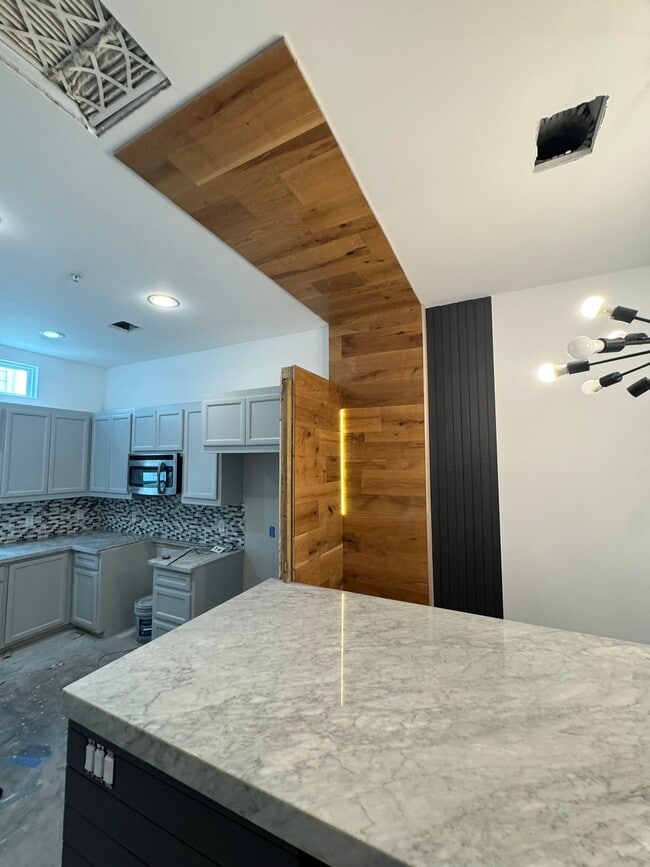 Building Photo - 2710 Hullsmith Dr