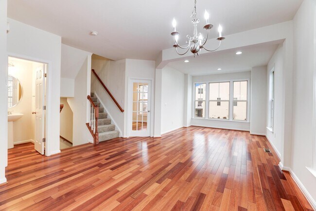 Building Photo - 42639 Chisholm Dr