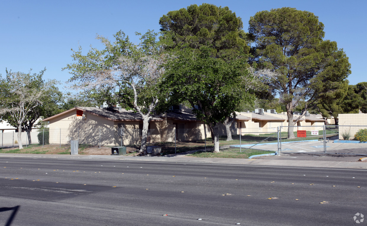 Primary Photo - Al Landsman Gardens