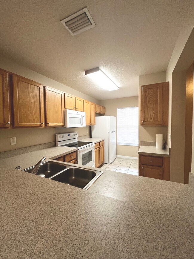Building Photo - 2306 SW 42nd Dr