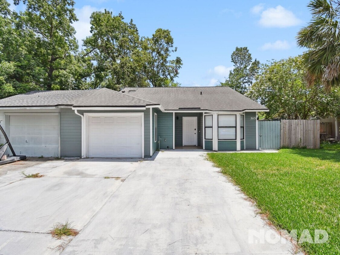 Foto principal - 3 Bedroom Townhome in Jacksonville