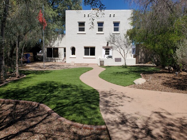 Foto del edificio - 1321 E Mabel St