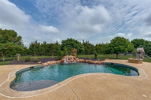 Foto principal - 5901 Cox Farm
