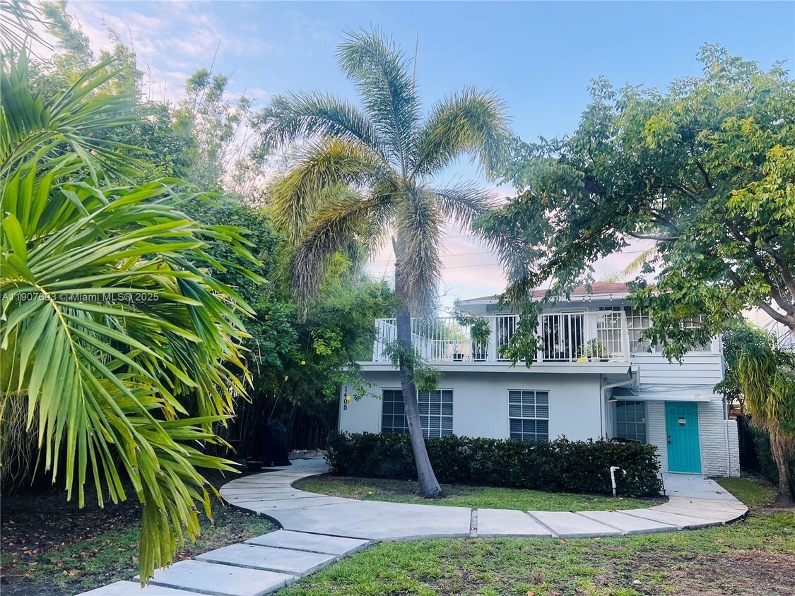 Foto principal - 1405 SE 2nd St