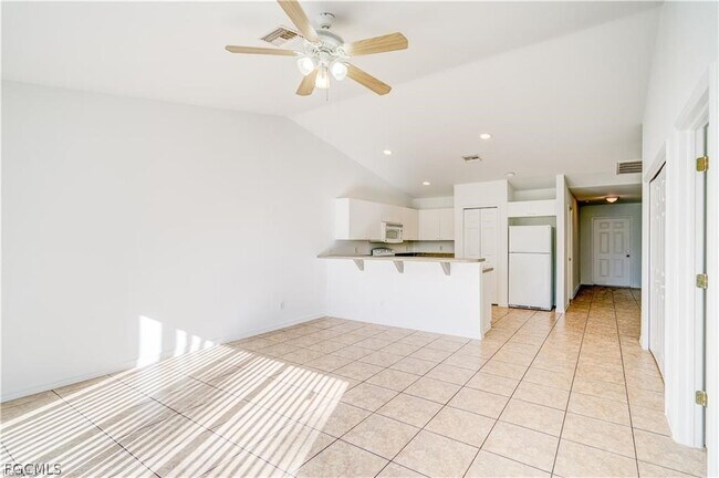 Building Photo - 2705 Matena Ave S