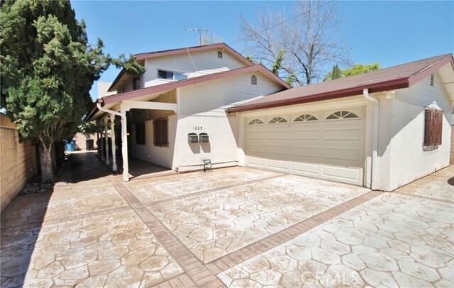 Primary Photo - 1005 S Olive Ave