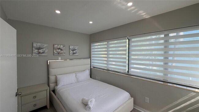 Foto del edificio - 10000 E Bay Harbor Dr