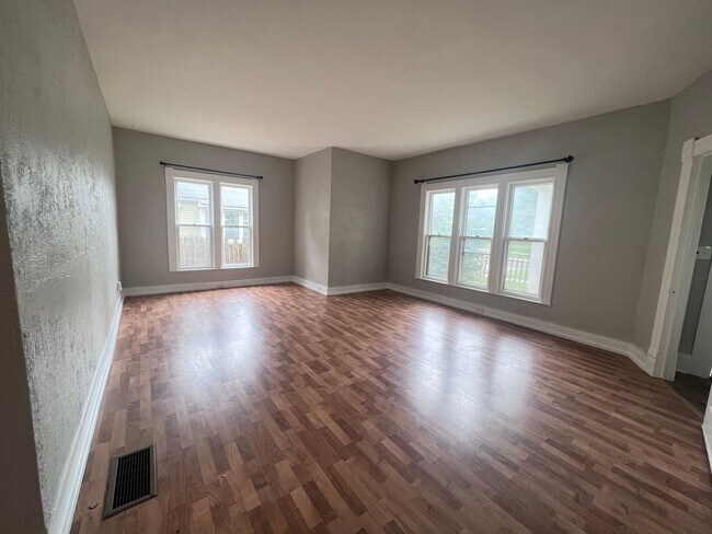 Foto del edificio - Wonderful and Spacious Three Bedroom Home Minutes from Downtown Grand Rapids!!