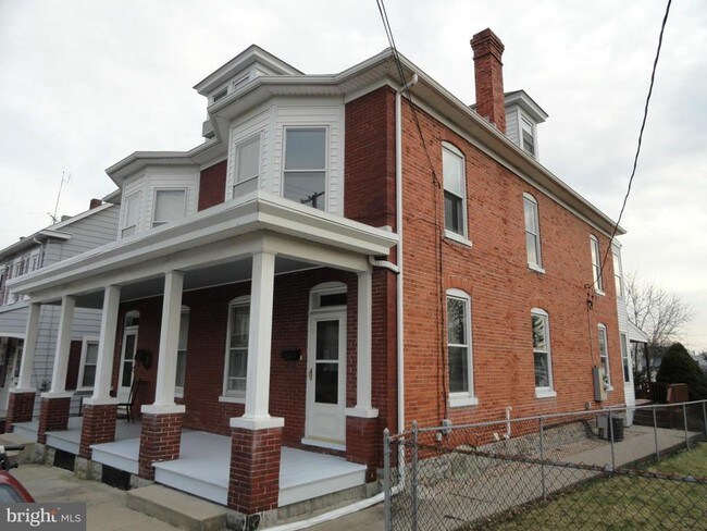 Building Photo - 421 Jefferson St