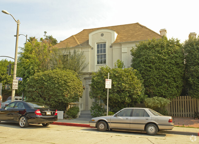 Building Photo - Holllywood Embasssy