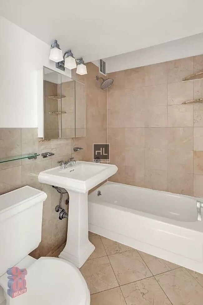 Foto del edificio - E 25TH ST.