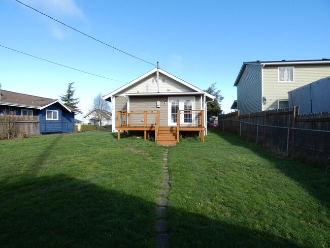 Building Photo - 1405 West 5th - **Westside Wonderful**