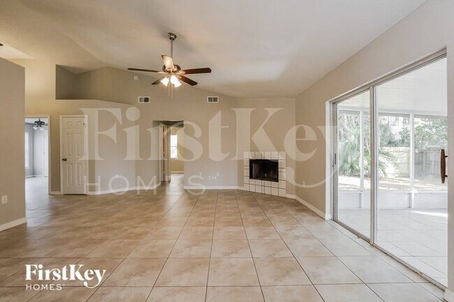 Foto del edificio - 3414 Cove Ct W