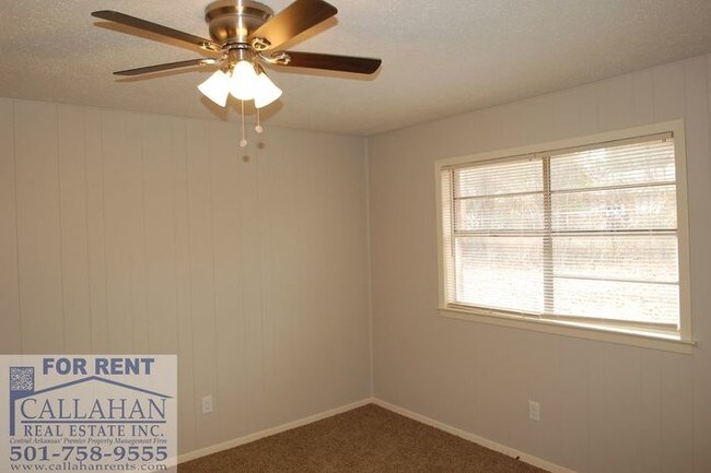 Building Photo - Little Rock 2 bedroom Duplex