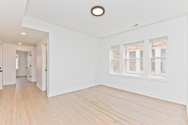 Foto del edificio - 2468 N Lincoln Ave