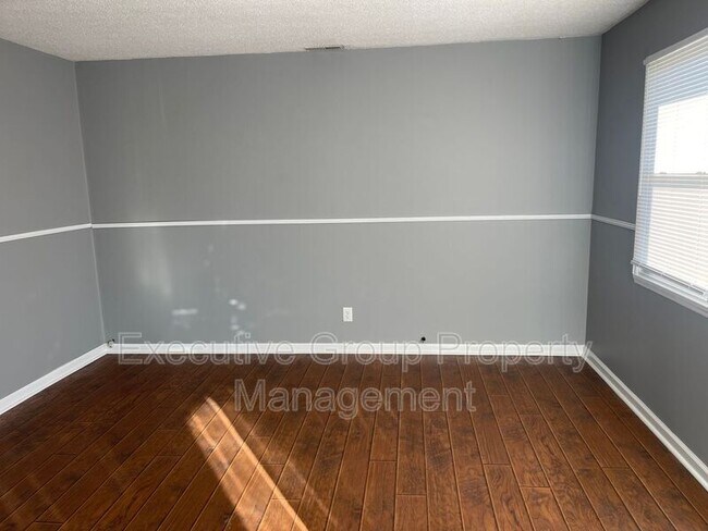 Building Photo - 208 Diecks Dr