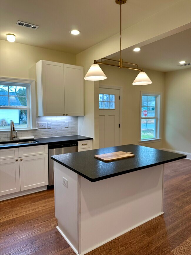 Foto del edificio - 1405 Barnett St