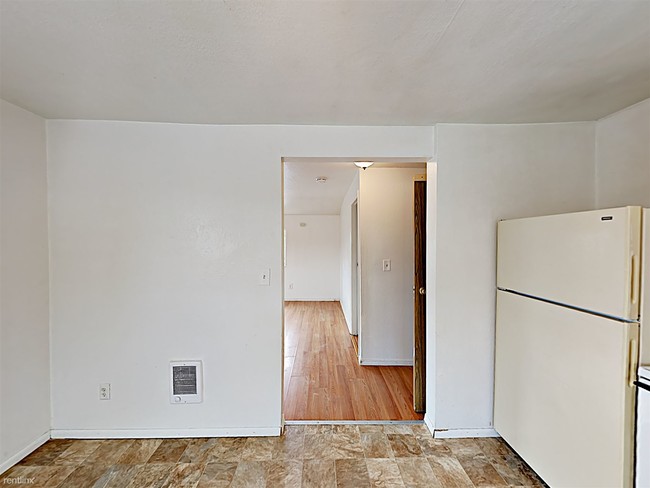 Foto del edificio - 1 br, 1 bath  - 403 S 4th St Apt 4 Apt 4