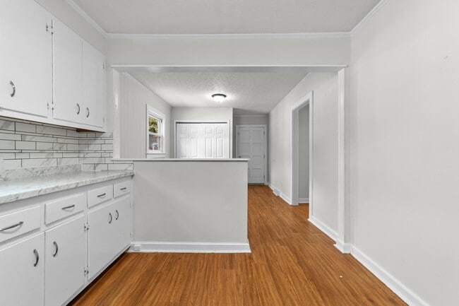 Building Photo - 434 Peachtree St
