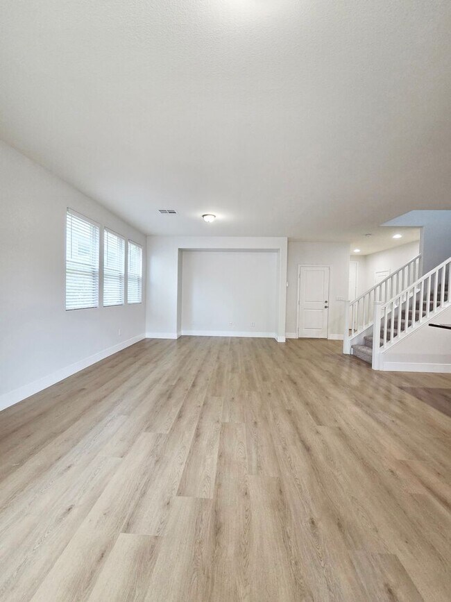 Foto del edificio - 5479 Bristol Grove Ln
